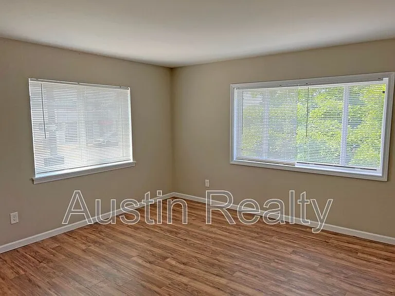 5468 Cologne Ave #B — Photo 2