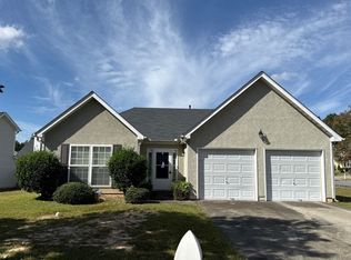 301 Breeze Mdw, Fairburn, GA 30213