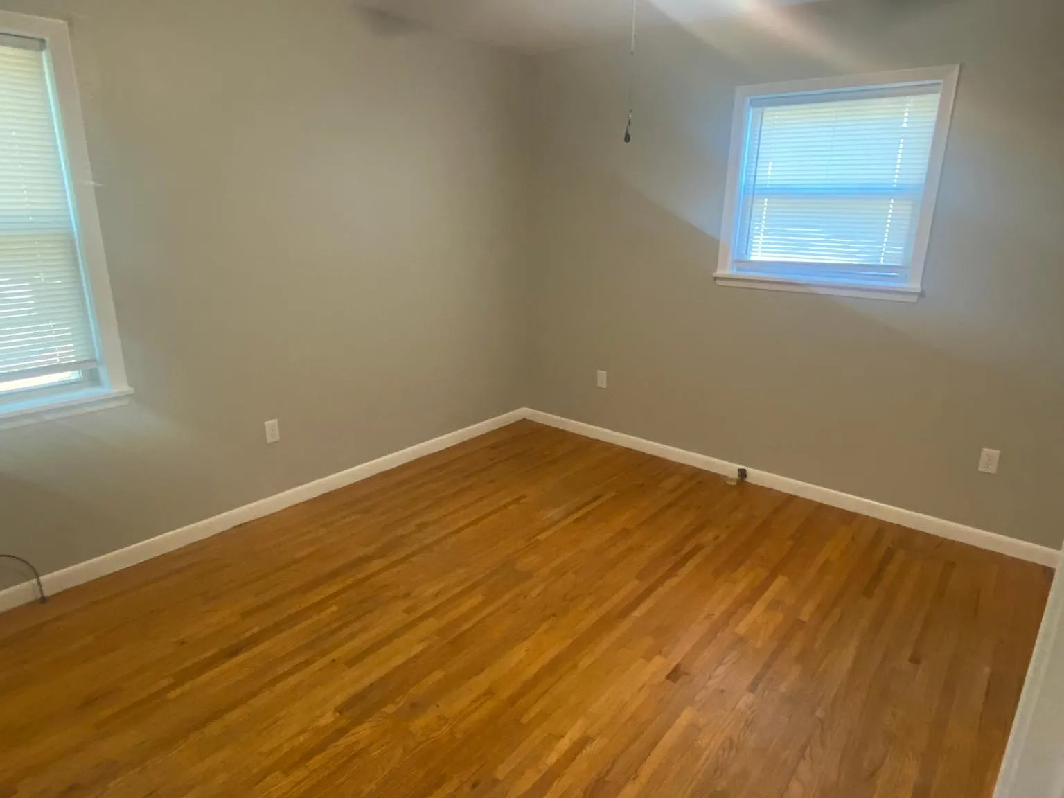 3 bed, 1.5 bath, 1040 sqft, $1,200 — Photo 3
