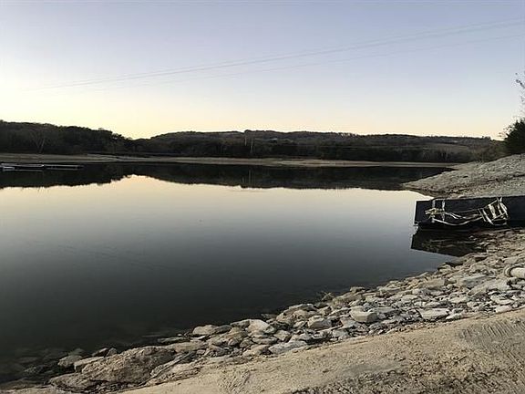 2nd image of 376 Woodlake Blvd