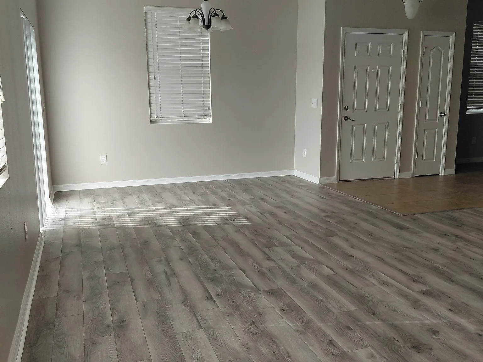 3 bed, 2.5 bath, 1582 sqft, $1,995 — Photo 3