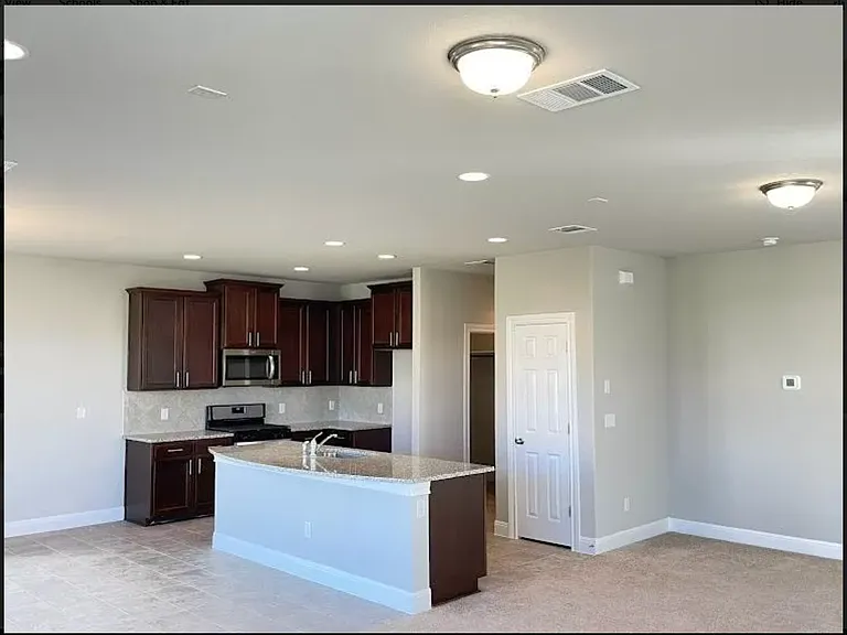 200 Mayney Ln — Photo 5