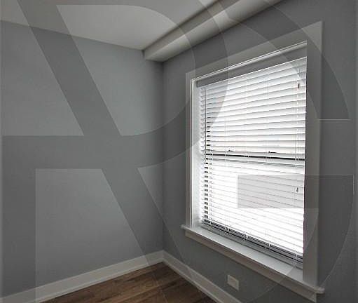 3rd image of 550 W Arlington Pl #550609