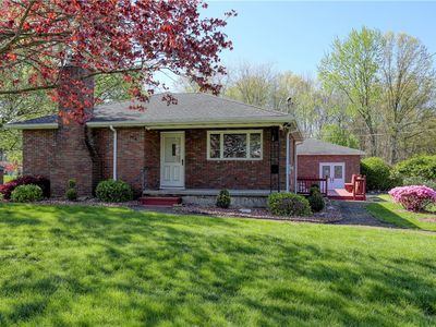 5 Lilac Rd, New Castle, PA, 16105