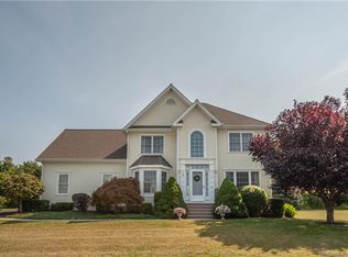 31 Carousel Dr, Portland, CT 06480