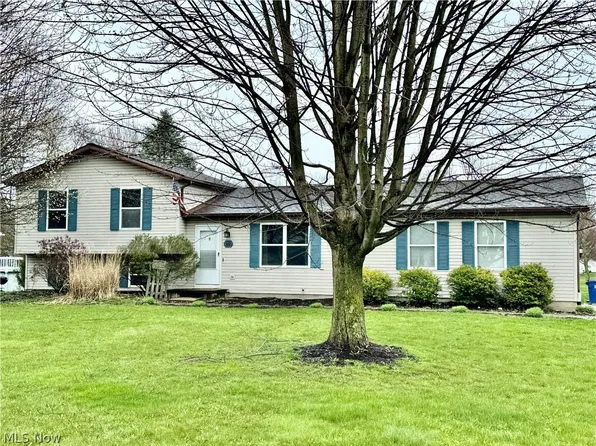 2777 Lydia St SW, Warren, OH 44481