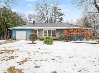 3355 Elmy Dr, Orion, MI 48359