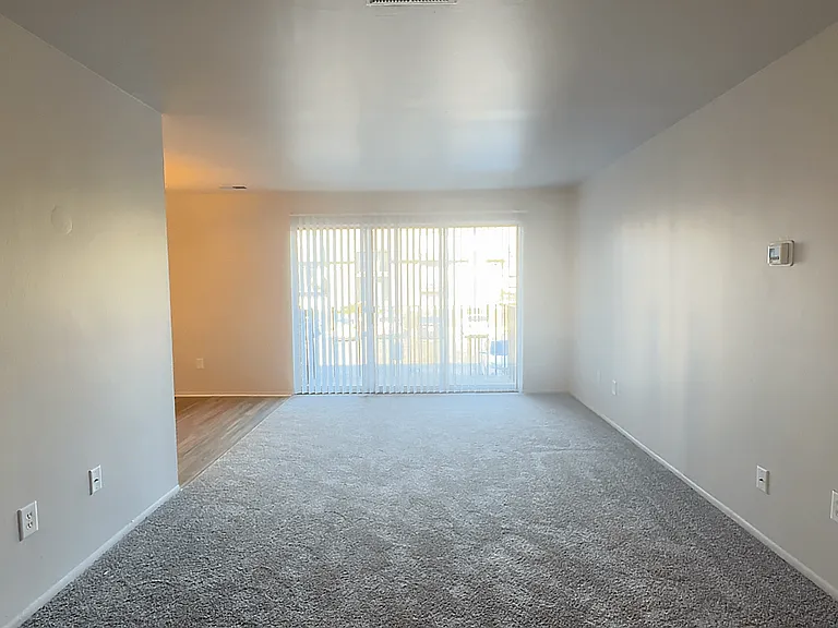 Drawbridge Apartments East — Photo 26