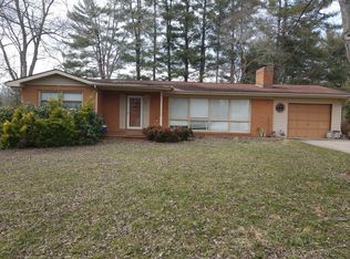 3 Lakeview St, Clyde, NC 28721