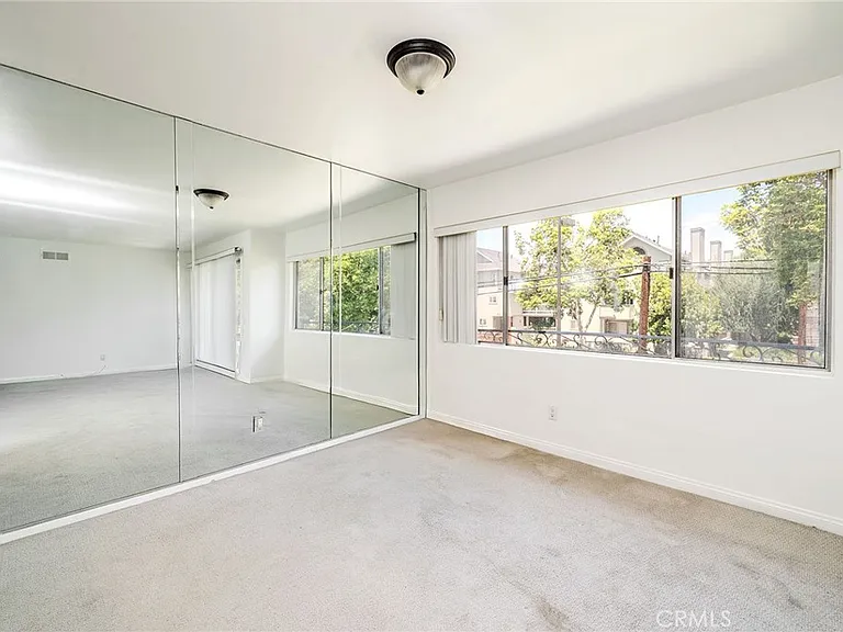 972 E California Blvd #202 — Photo 5