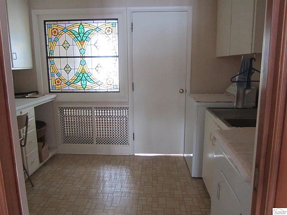 3rd image of 1201 Vaughn Ave