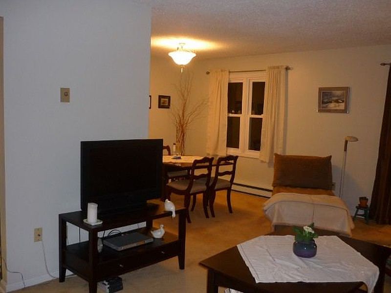 4th image of 3001 SQUIRE Boulevard