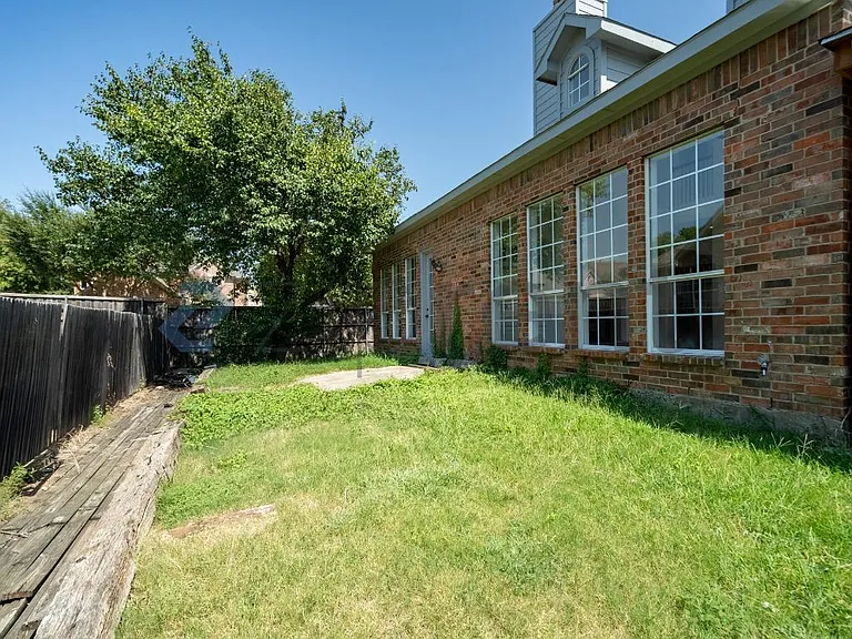 4509 Brittany Dr — Photo 7