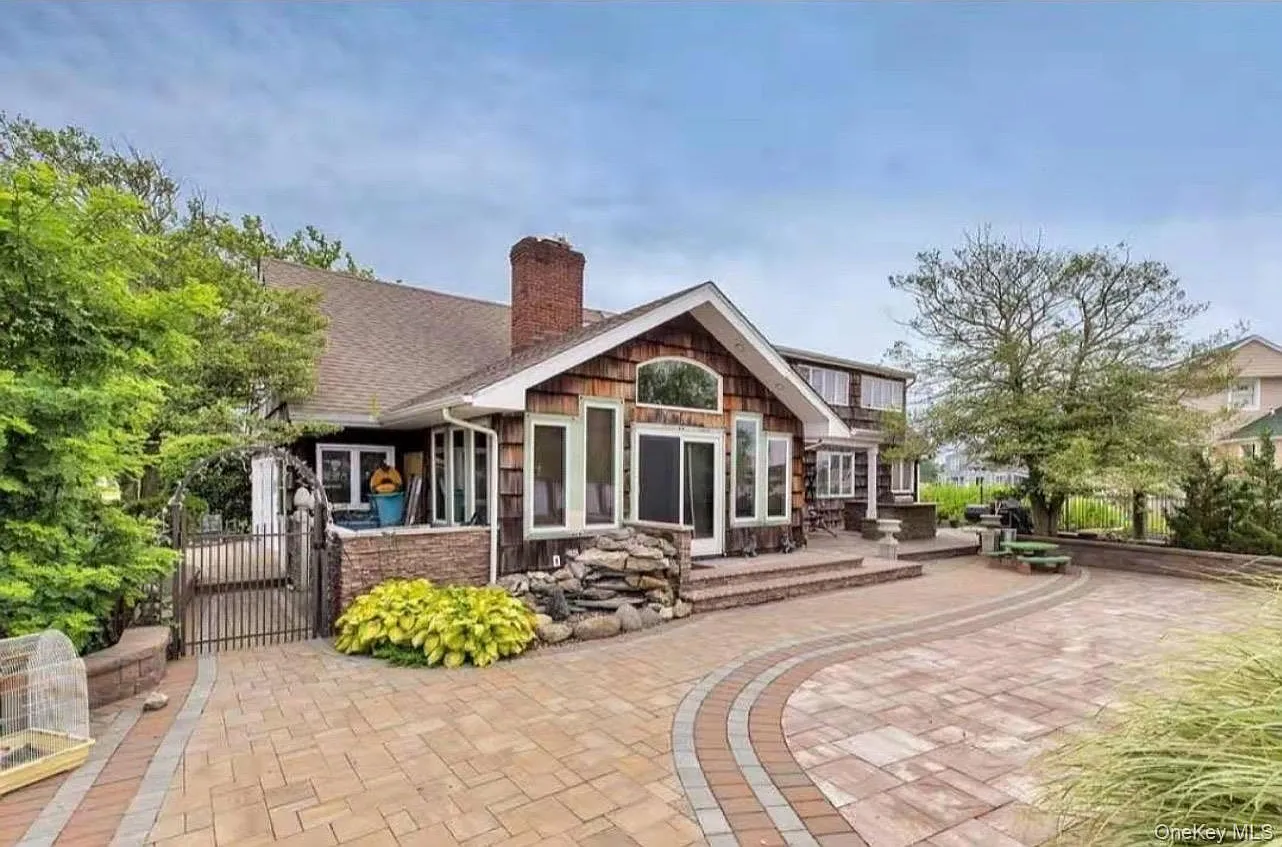 5 bed, 4.0 bath, 2678 sqft, $5,500 — Photo 1