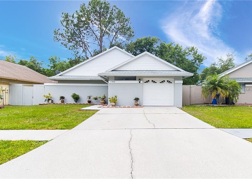 1st image of 11924 Sugar Tree Dr