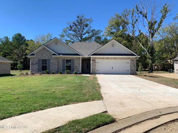 205 Vision Cv, Canton, MS 39046