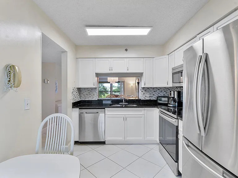 7260 Kinghurst Dr #205 — Photo 5