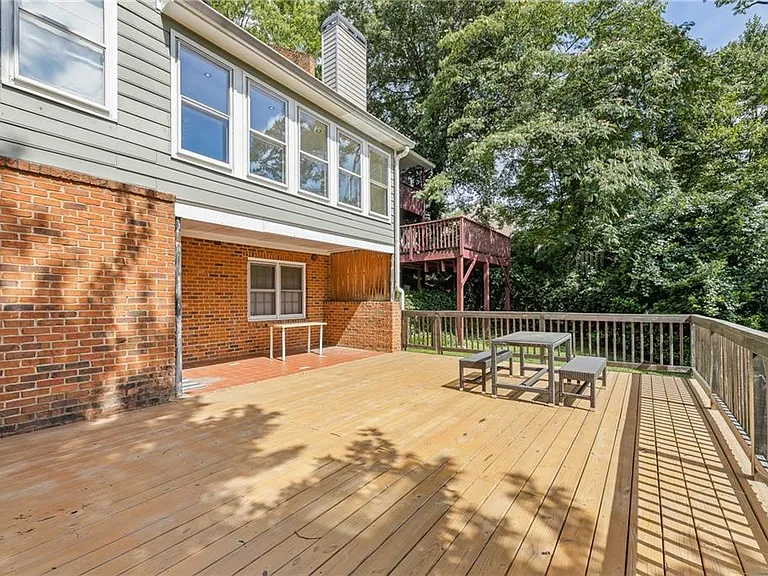 908 Lenox Hill Ct NE — Photo 24
