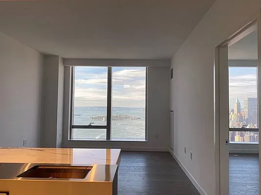 Rented by Gulia Wang, LREB | media 26