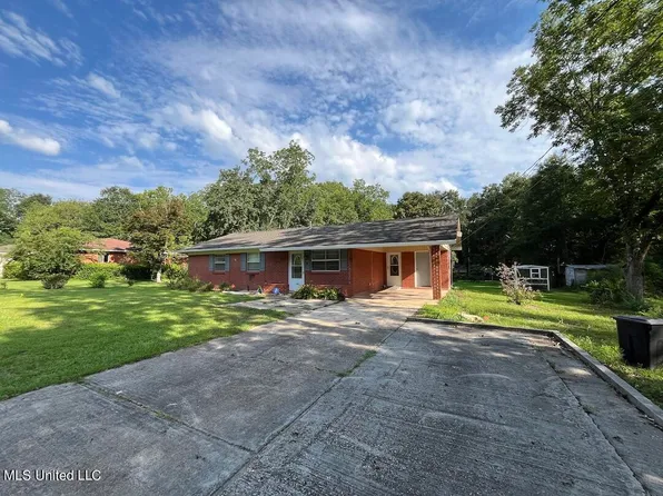 940 Clubhouse Dr, Wiggins, MS 39577