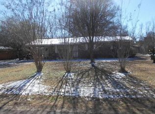 210 Traweek St, Crystal Springs, MS 39059