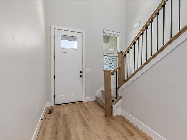 5562 S Zaivcla Ave — Photo 9