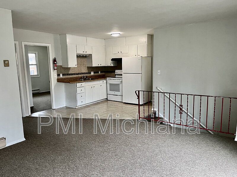 1st image of 2258 Huey St