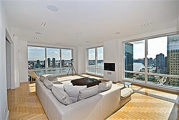 Sold by Trump International Realty | media 7