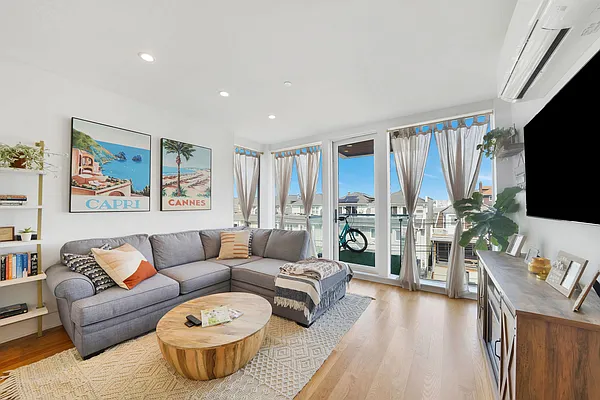 Rented by Signature Premier Properties | media 19