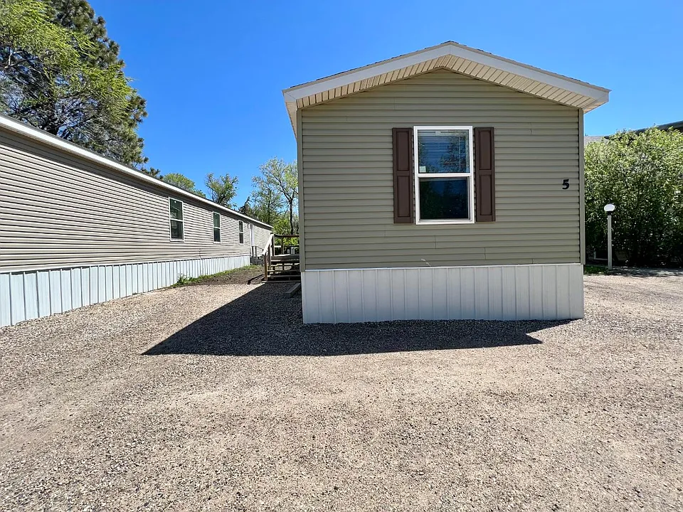 5112 Highway 2 E #3