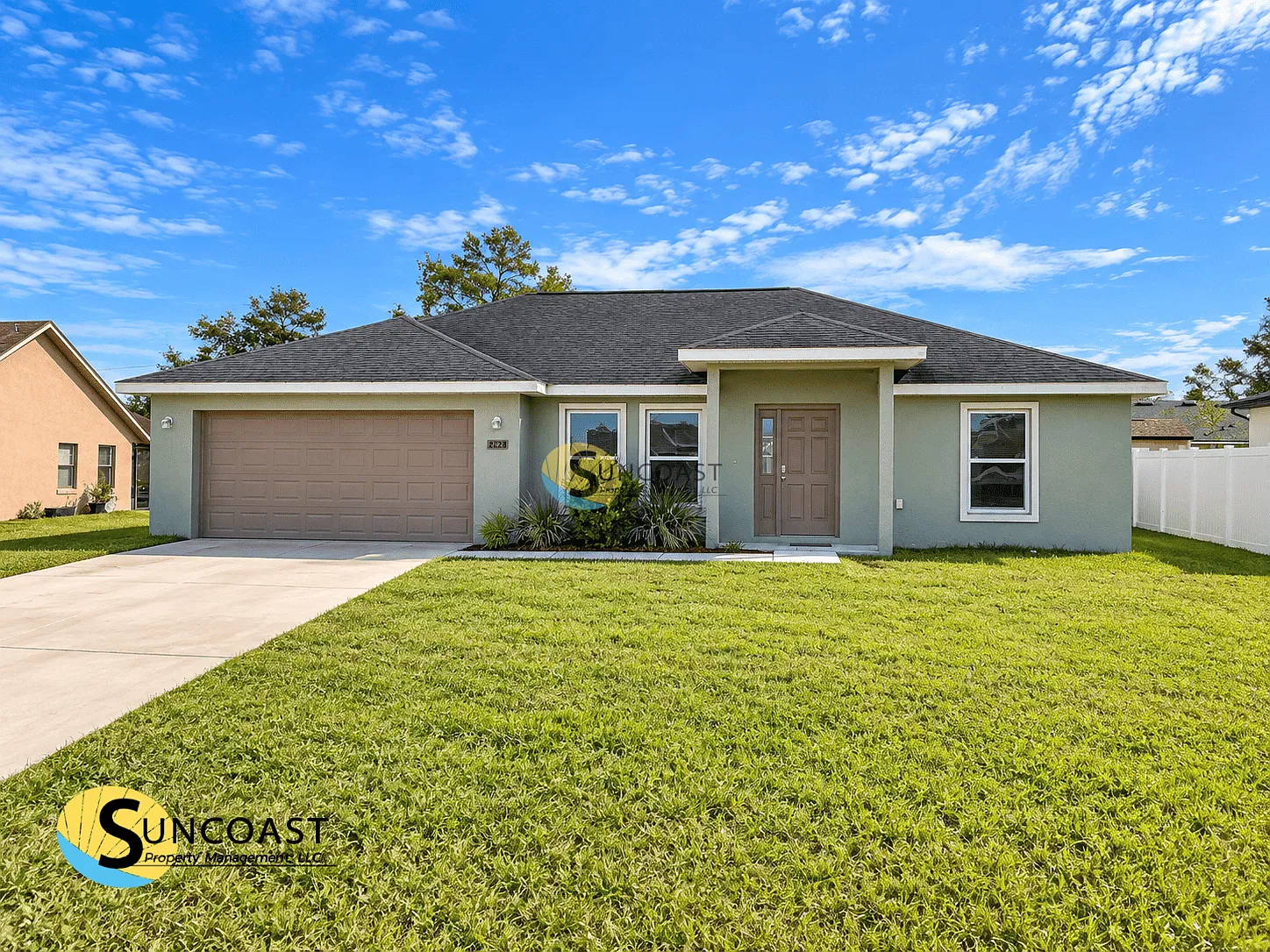3BD|2BA w/ Huge Fenced Yard! — Photo 1