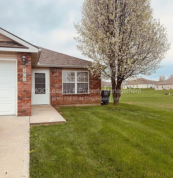 107 Golfview Dr