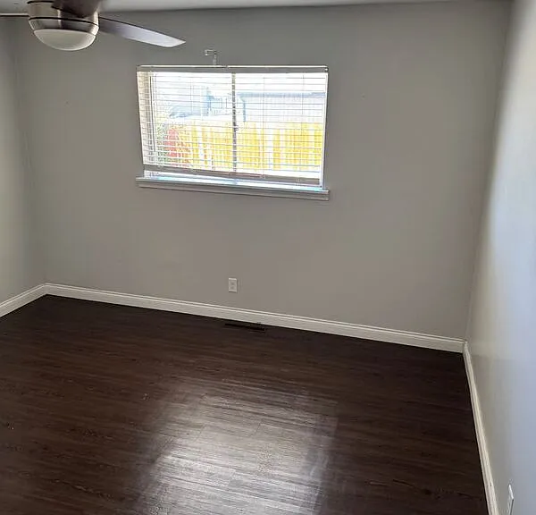 2929 E University St #4 — Photo 11