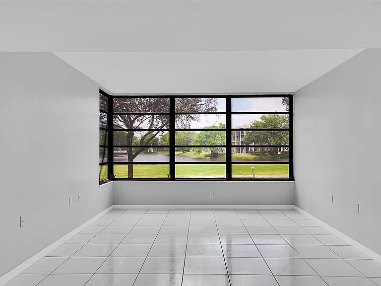 1713 Whitehall Dr #103 — Photo 20