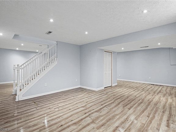 4th image of 5086 Silver Maple Ln