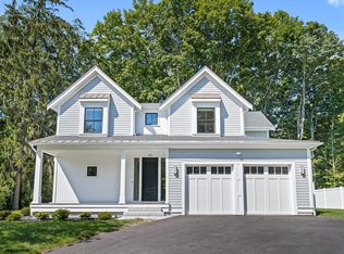 93 Seaver St, Wellesley, MA 02481