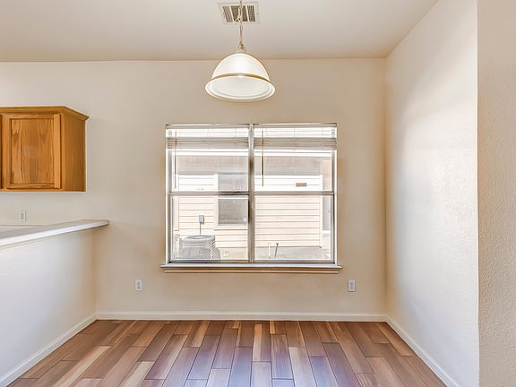 3rd image of 2808 Southampton Way