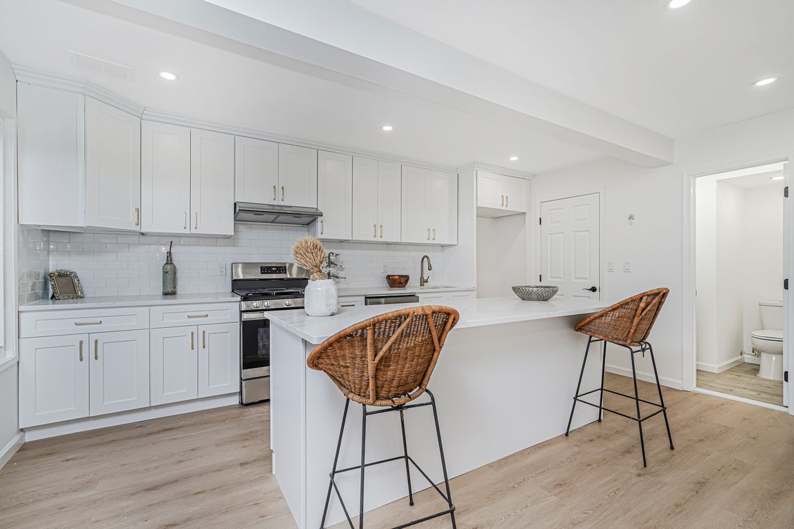 next background image