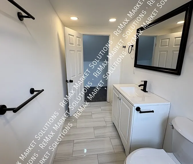 3366 E 130th St #3 — Photo 9