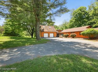 6249 Paradise Valley Rd, Cresco, PA 18326