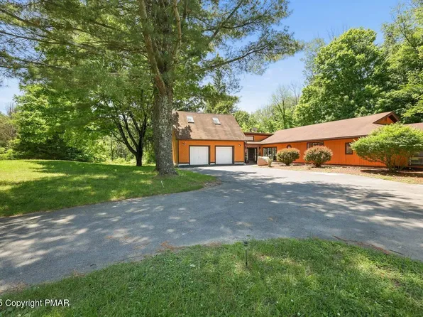 6249 Paradise Valley Rd, Cresco, PA 18326