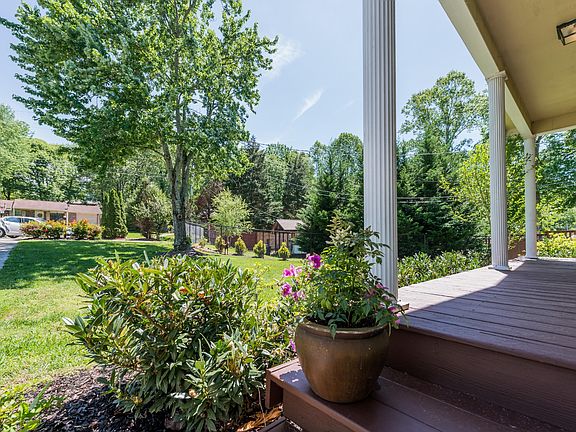 2nd image of 6609 W Woodcock Cir