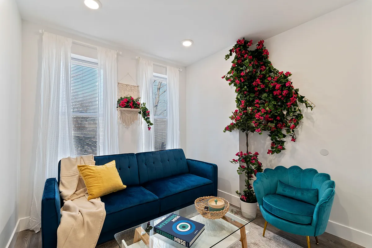 Building Photo - 4129 Parrish St #2