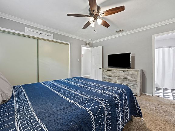 3rd image of 25 Brewster Ct