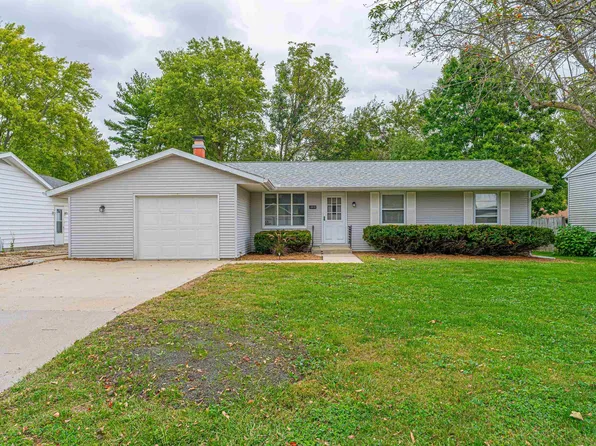 1610 Pulaski St, Lincoln, IL 62656