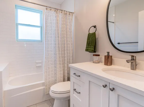 520 N Prairie Ave, Dallas, TX 75246