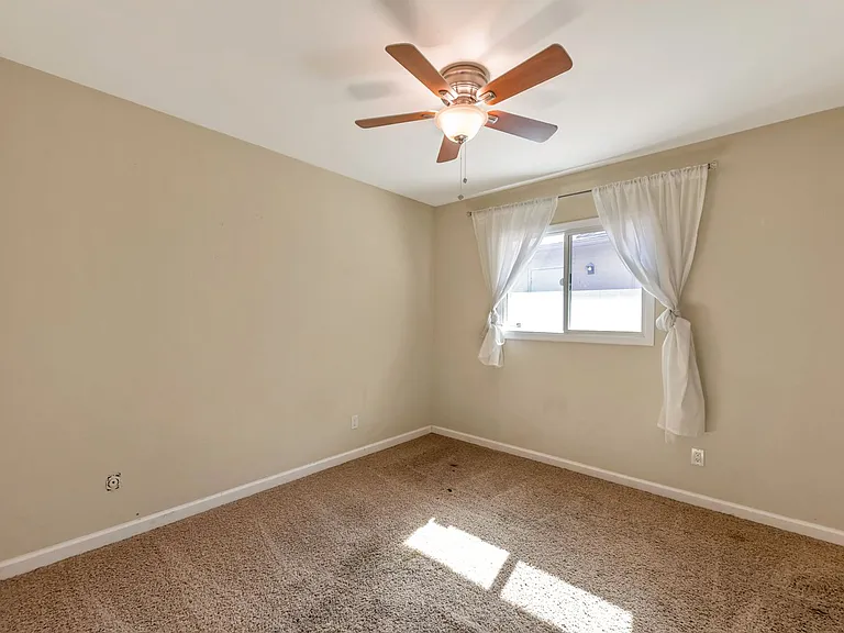 505 E Carson Dr — Photo 20