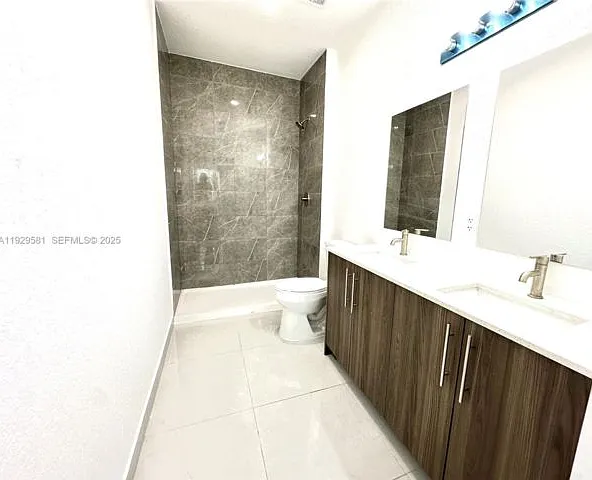 1163 NW 2nd St — Photo 8