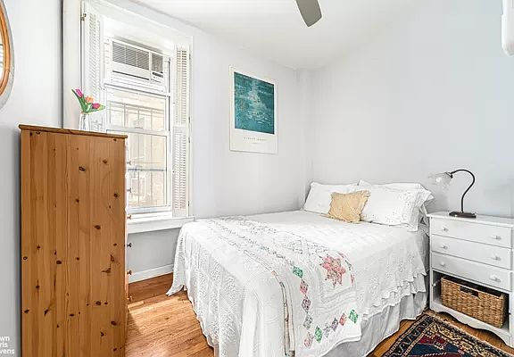 5th image of 317 W 93rd St APT 1D