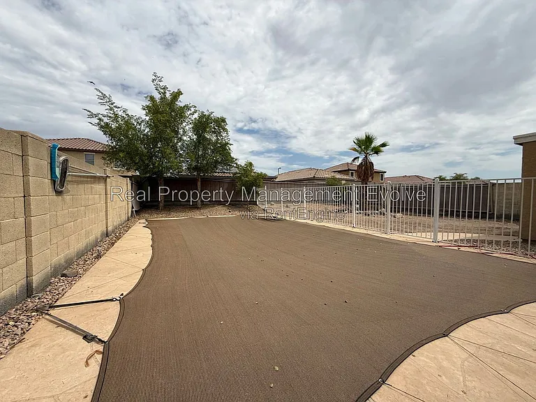 25824 W Burgess Ln — Photo 34